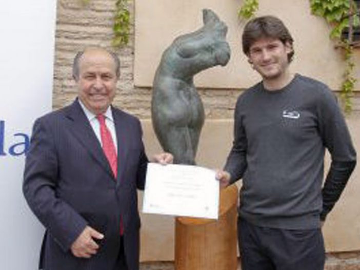 El escultor Sergio Vera Idoate gana el II Concurso de escultura AguaGranada con "Nudus", una venus de bronce