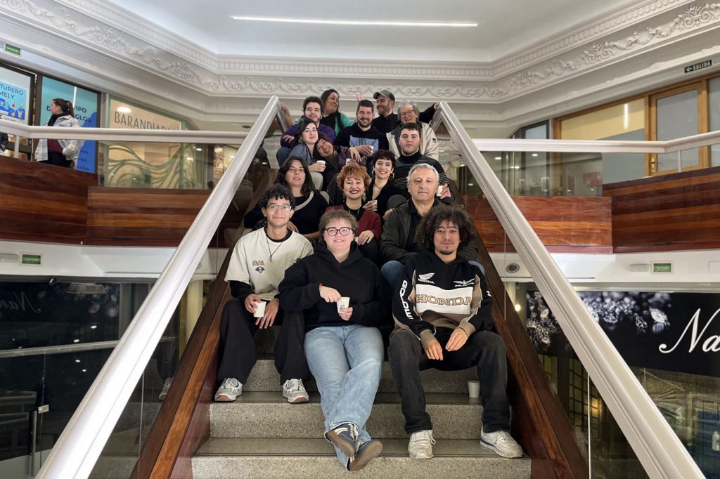 grupo de artistas de la expo